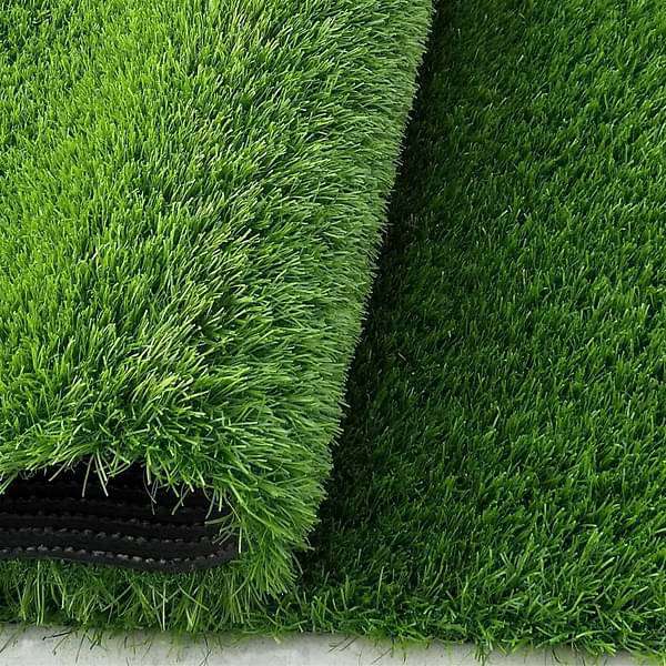 artificial grass (6.5 x 3 ft / 1.9 x 0.9 m) 