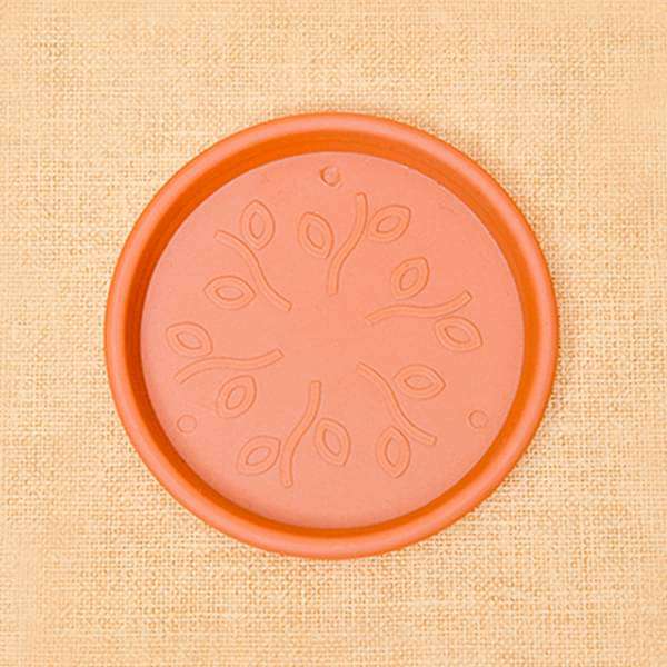 9.6 inch (24 cm) round plastic plate for 9 inch (23 cm) 